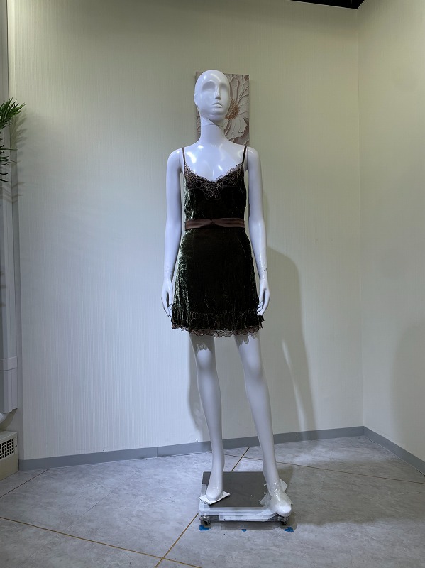 【レンタルドレス 4613】バストレースウエスト切替ベロアキャミセミフレアミニドレス グリーン【DOLCE＆GABBANA】